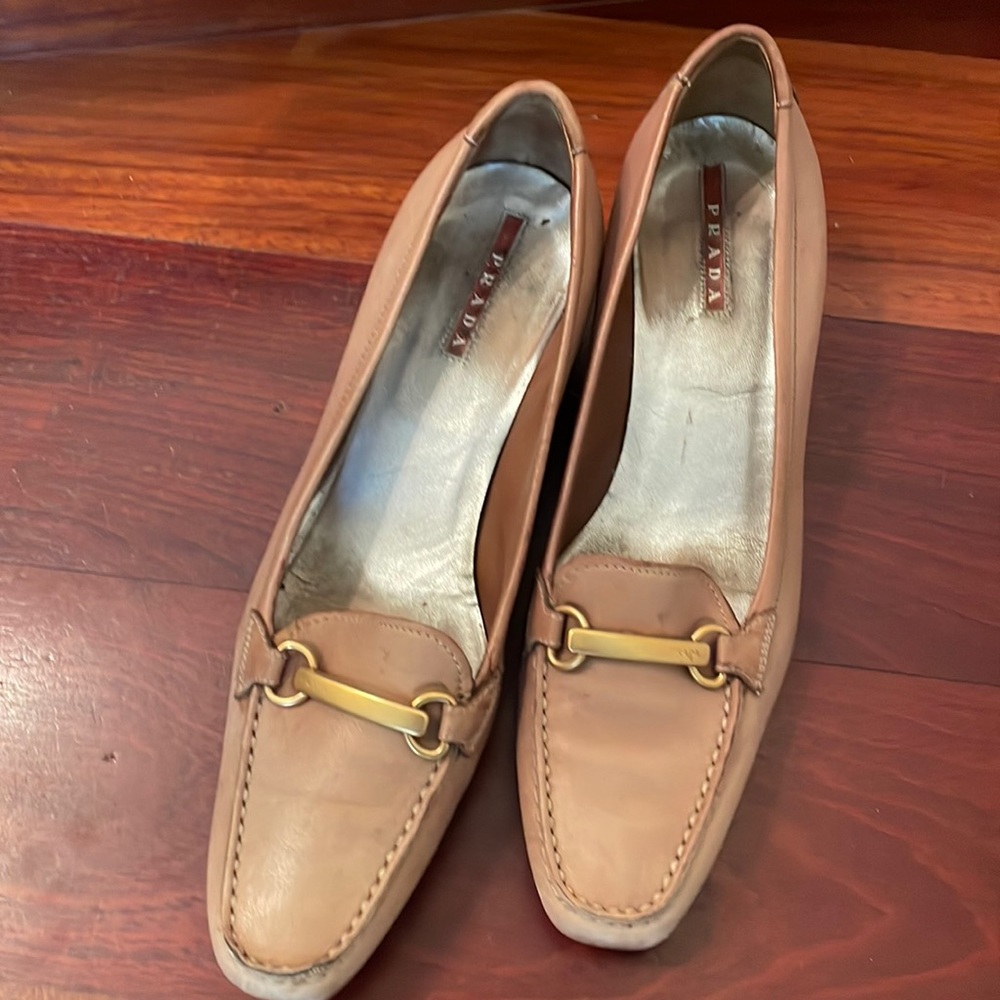 Prada shoes size 37.1/2 beige color hill is 1.5 inches